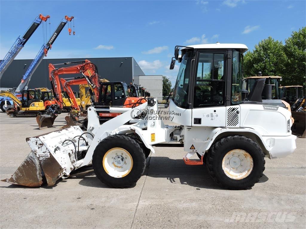 Volvo L30G + FORK Ładowarki kołowe