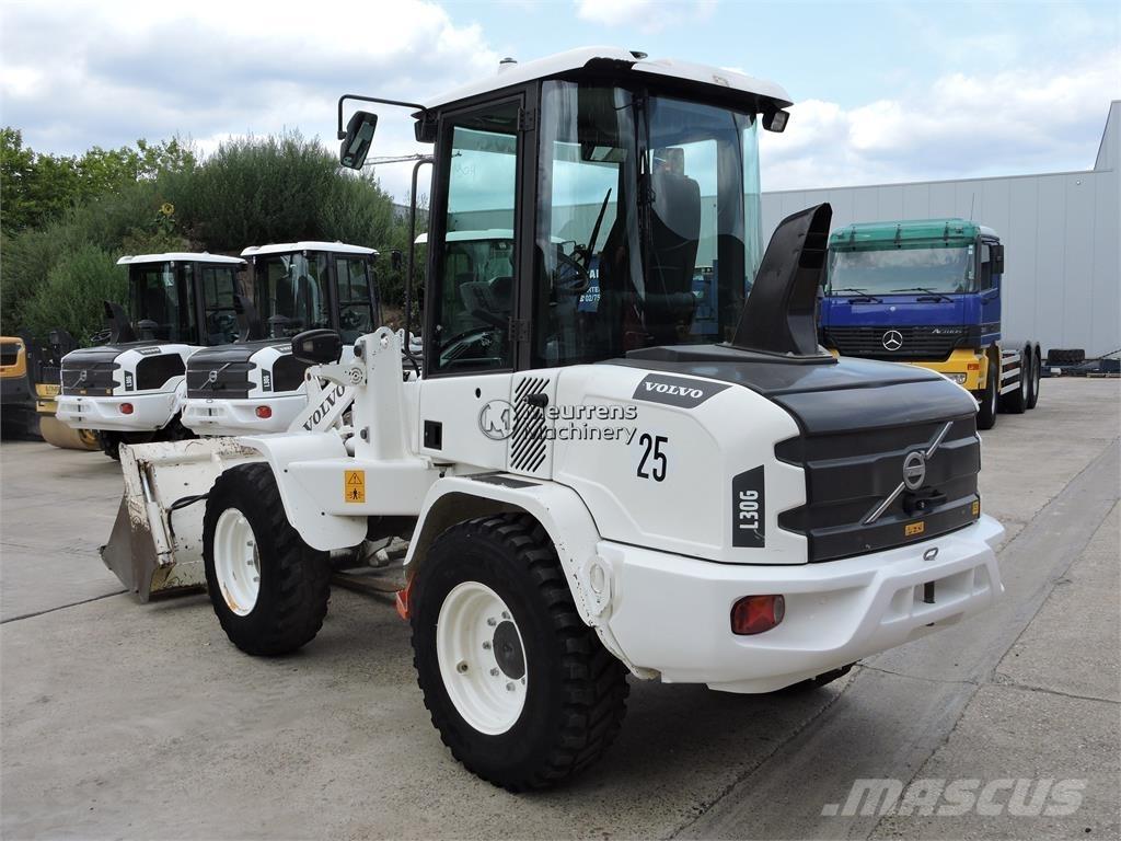 Volvo L30G + FORK Ładowarki kołowe