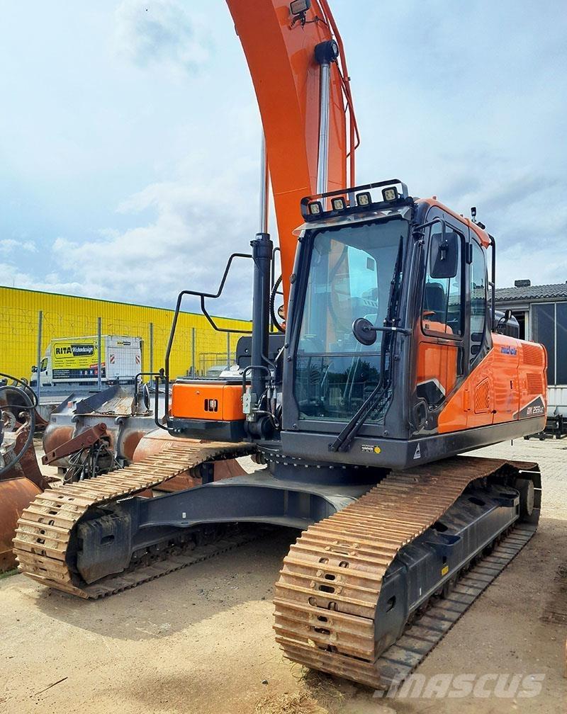 Develon DX 225 LC-7 Koparki gąsienicowe
