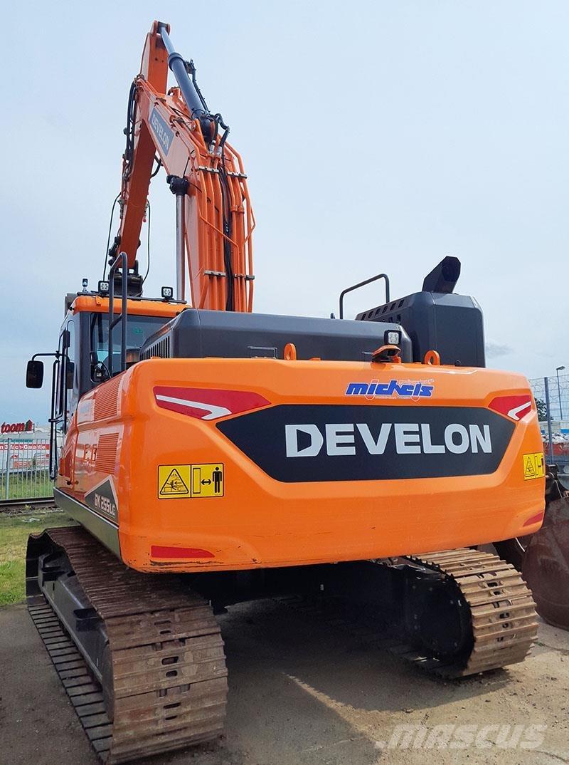 Develon DX 225 LC-7 Koparki gąsienicowe