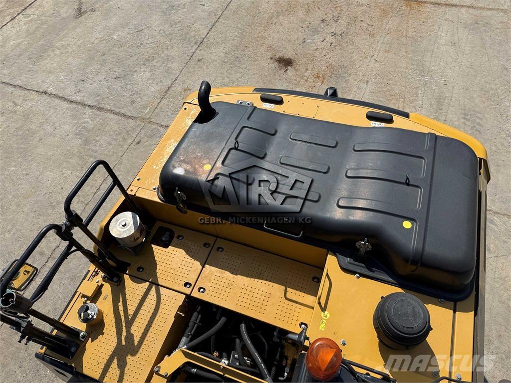 CAT 323 EL Koparki gąsienicowe