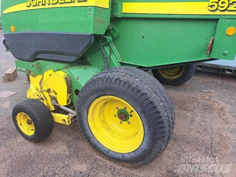 John Deere 592 Prasy zwijające