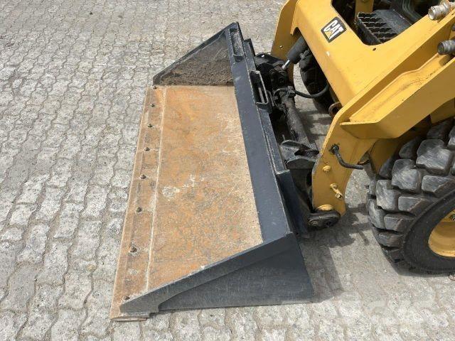 CAT 242D Maszyny budowlane - Inne