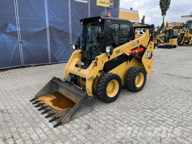 CAT 242D3 Maszyny budowlane - Inne