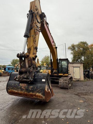 CAT 330 Koparki gąsienicowe