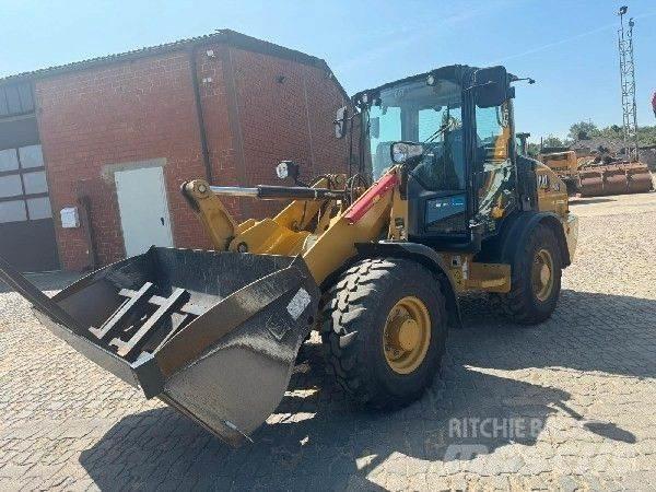 CAT 906 Ładowarki kołowe