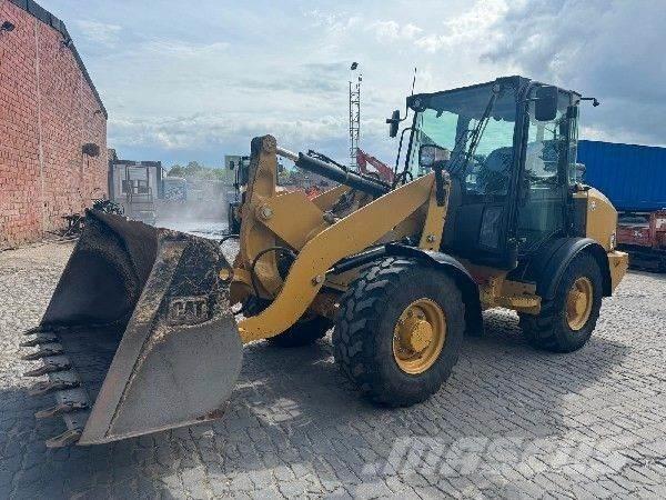 CAT 906M Ładowarki kołowe
