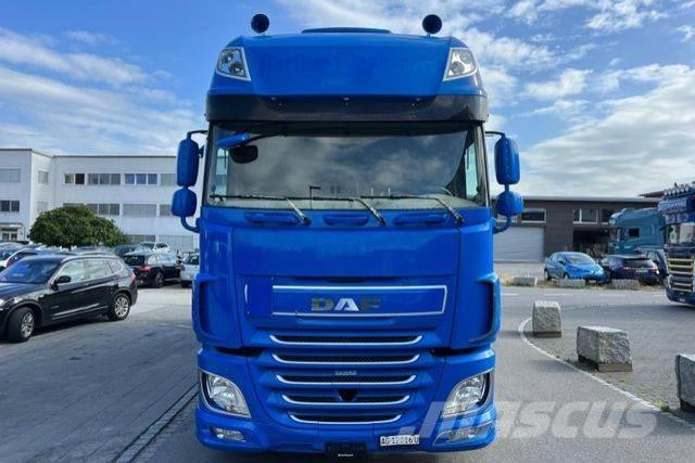 DAF XF510 6x2 Ciężarówki firanki