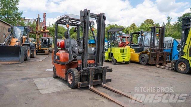 Nissan 18 Wózki LPG