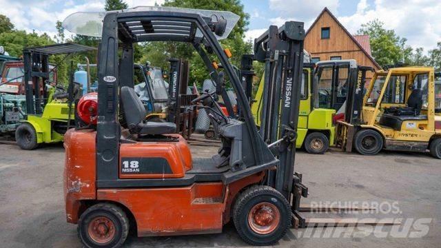 Nissan 18 Wózki LPG
