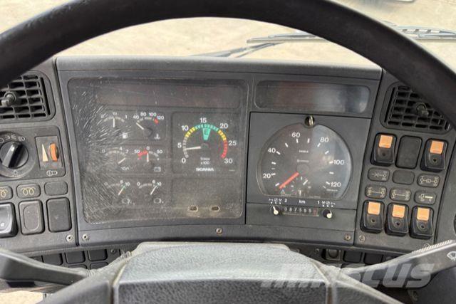 Scania 93M 250 4x4 Ciężarówki typu Platforma / Skrzynia