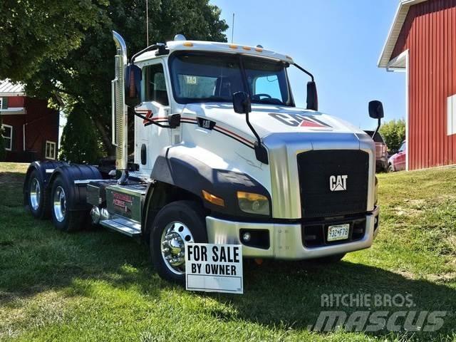 CAT Truck Busy / Vany