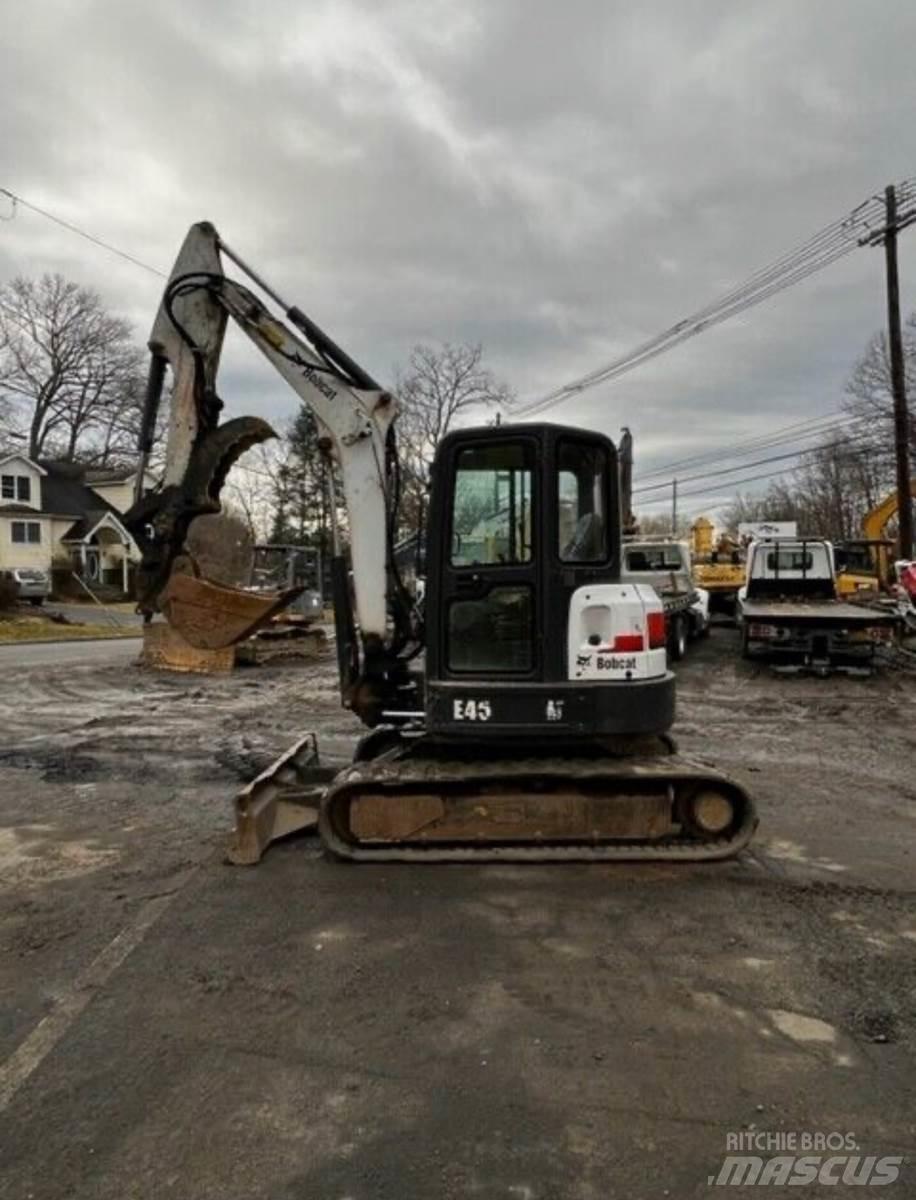 Bobcat E45 Minikoparki