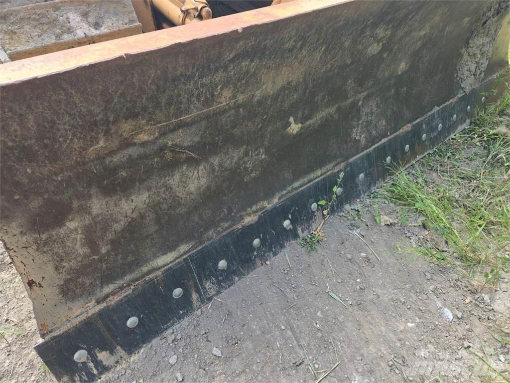 CASE 650L Spycharki gąsienicowe