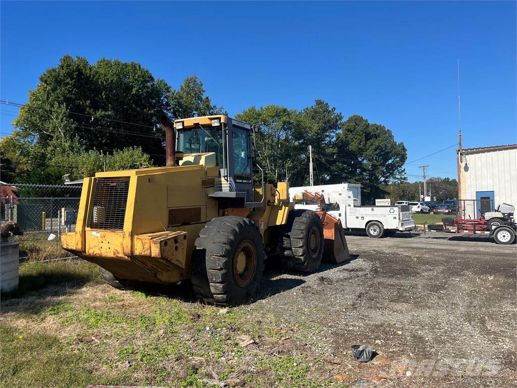 CASE 821C Ładowarki kołowe