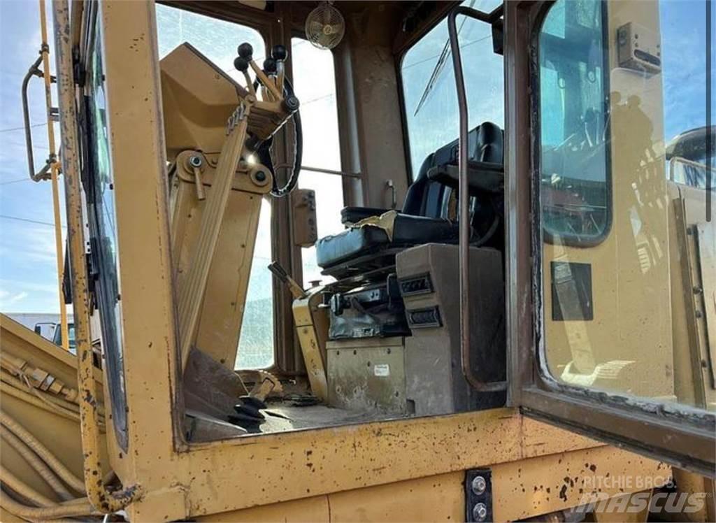 CAT 140G Równiarki
