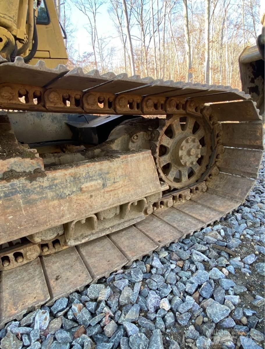 CAT 225 Koparki gąsienicowe