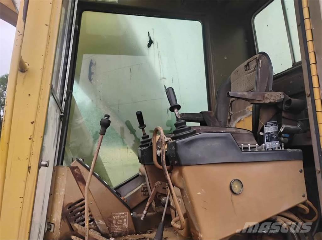 CAT 225 LC Koparki gąsienicowe