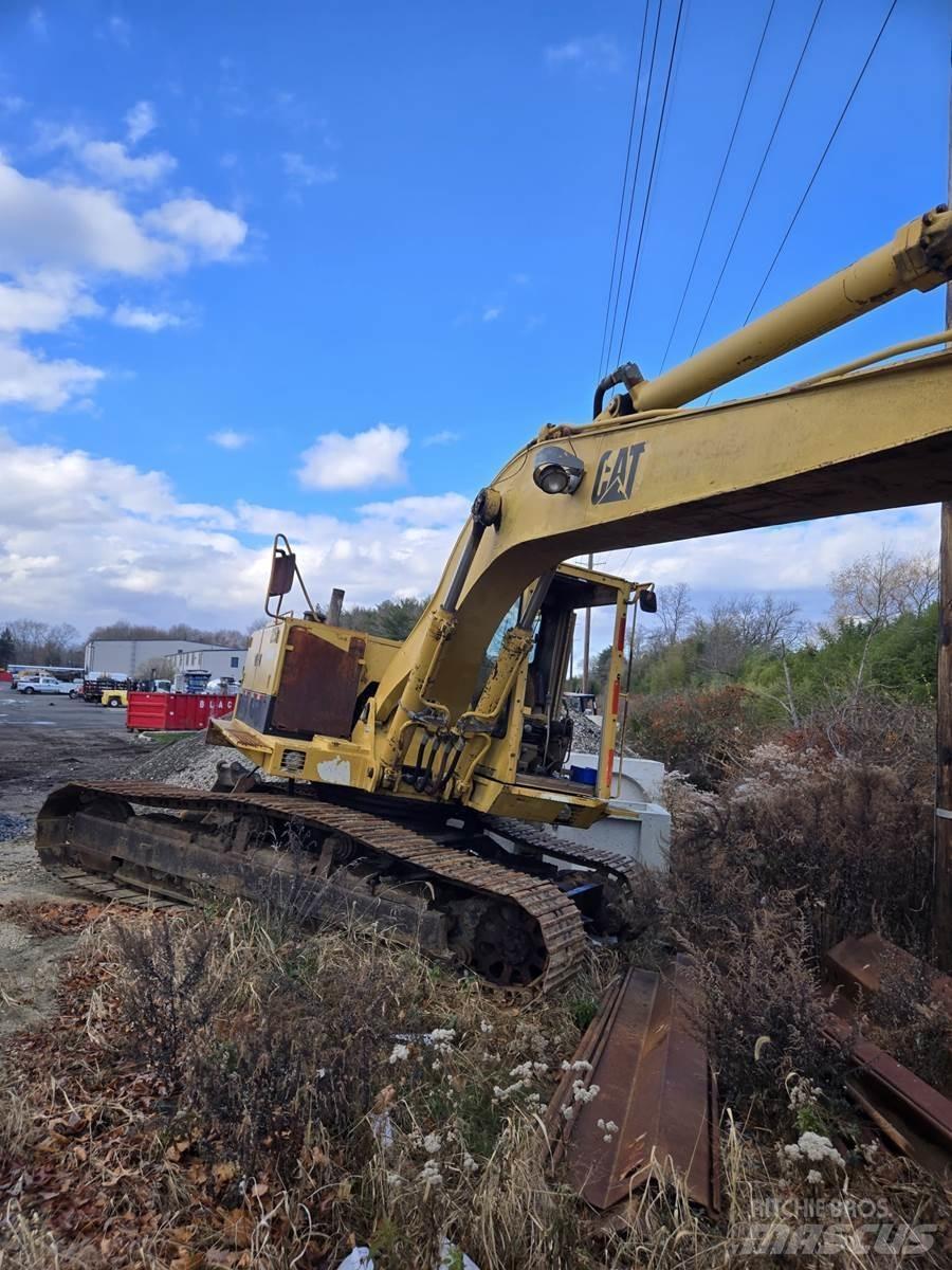 CAT 225D Koparki gąsienicowe