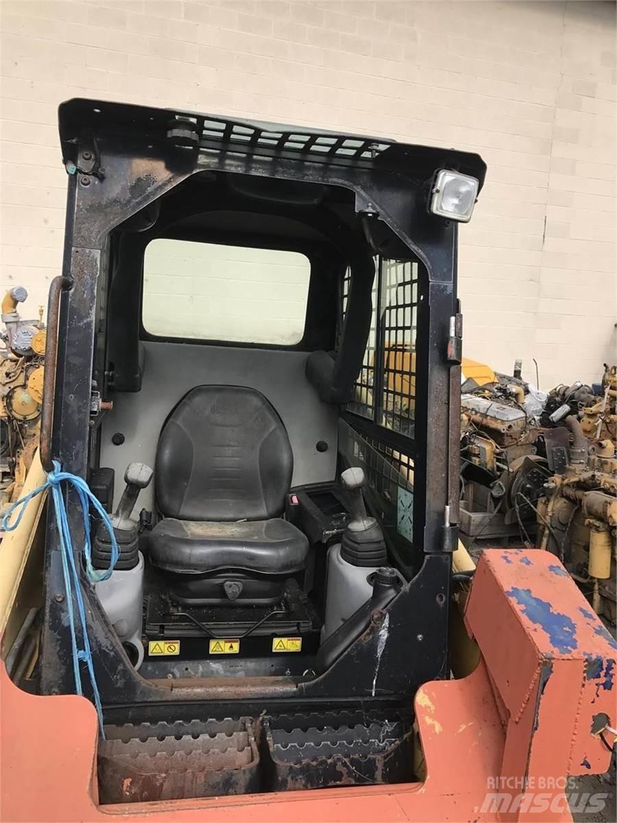 CAT 226B Ładowarki burtowe