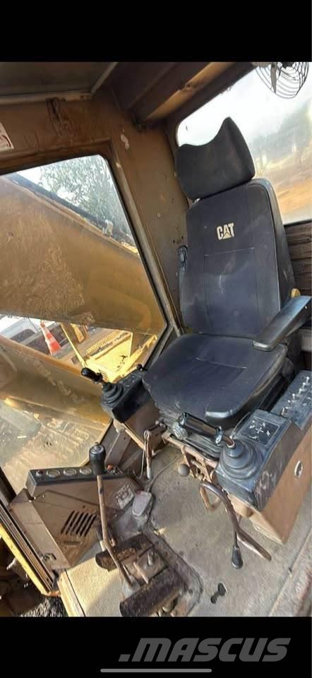 CAT 235B Koparki gąsienicowe