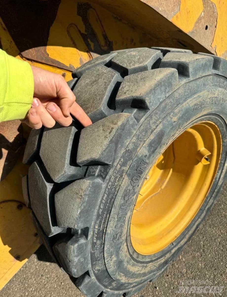 CAT 246C Ładowarki burtowe