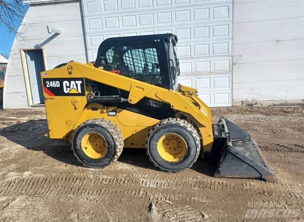 CAT 246D Ładowarki burtowe