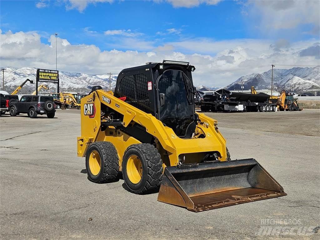 CAT 246D3 Ładowarki burtowe