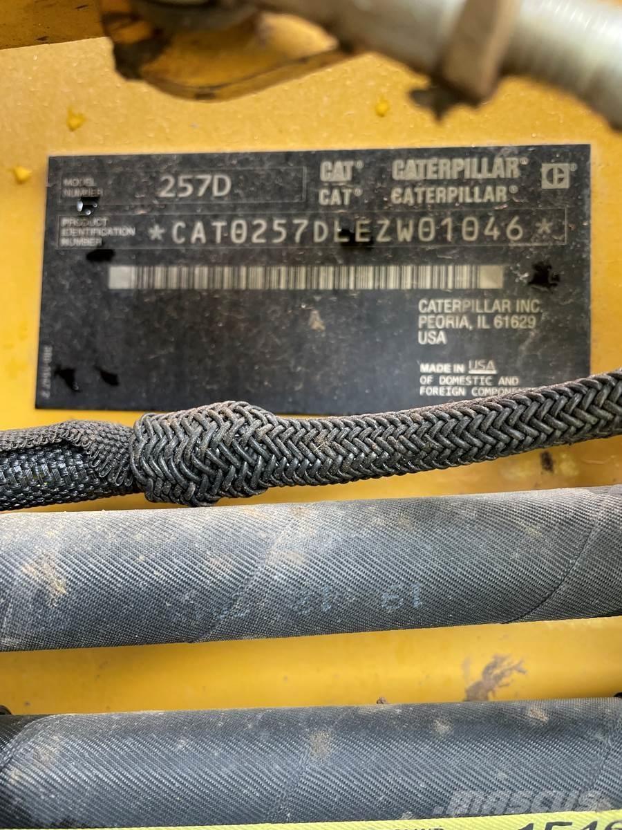 CAT 257D Ładowarki burtowe
