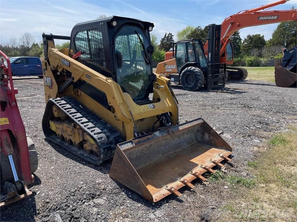 CAT 259D3 Ładowarki burtowe