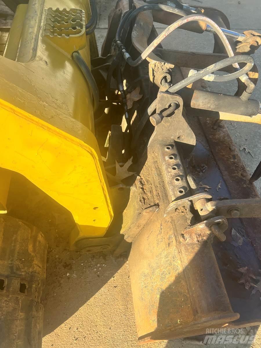 CAT 279C Ładowarki burtowe