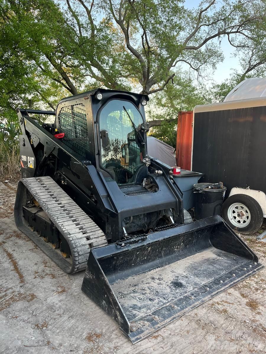 CAT 299D2 Ładowarki burtowe