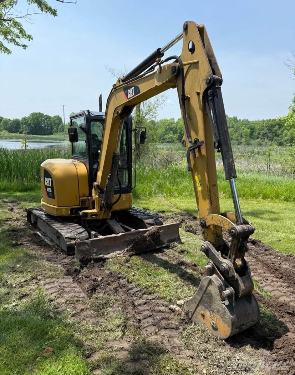 CAT 305E2 Minikoparki