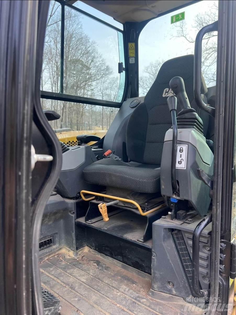 CAT 306 Minikoparki