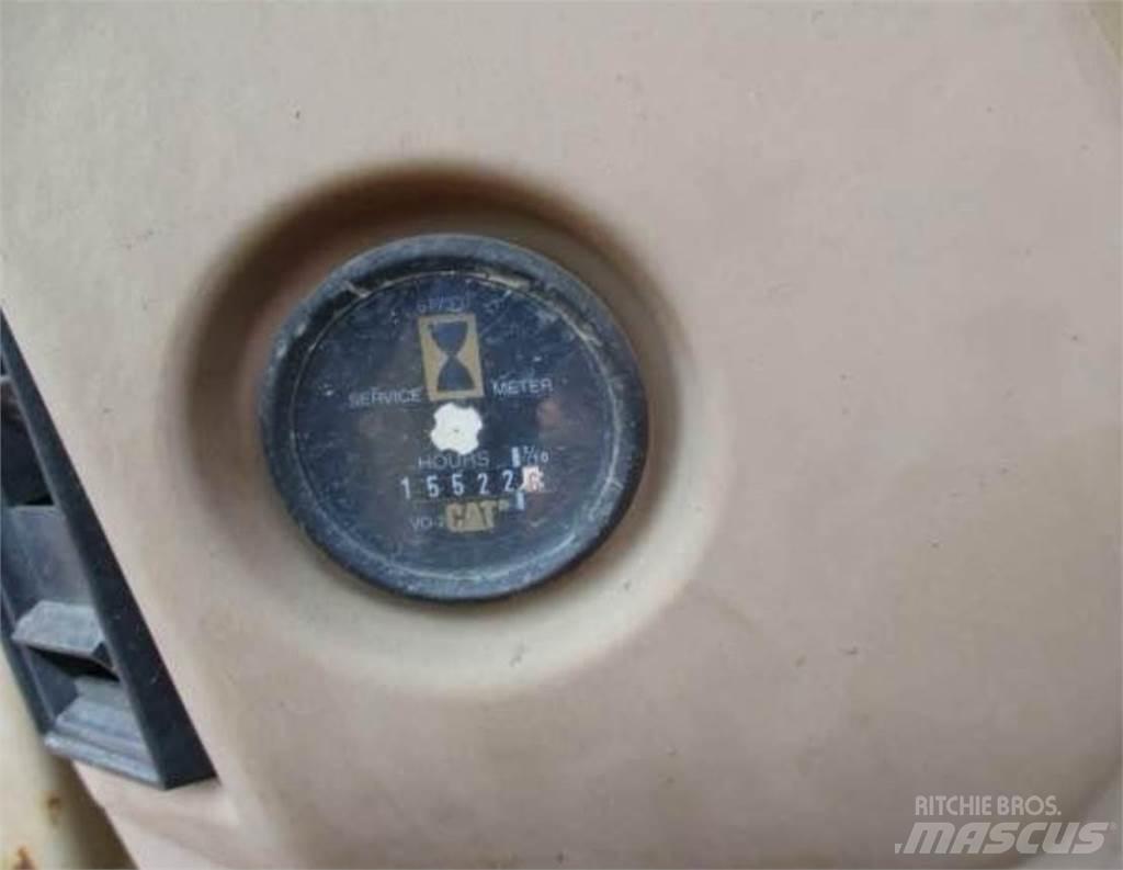 CAT 320L Koparki gąsienicowe