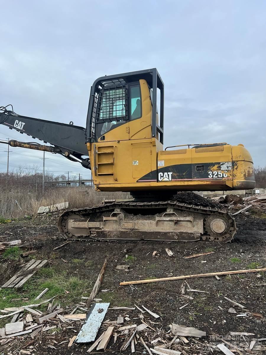 CAT 325C Ładowarki typu "knuckleboom"