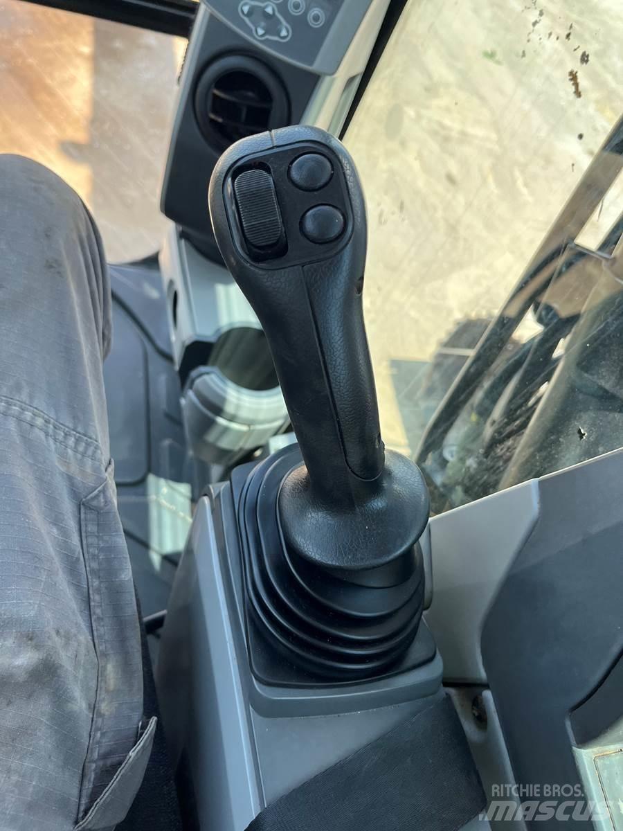 CAT 325FL Koparki gąsienicowe