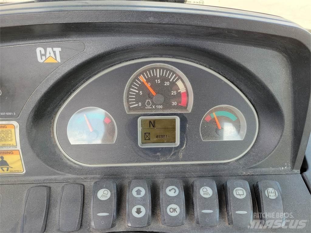 CAT 450F Koparko-ładowarki