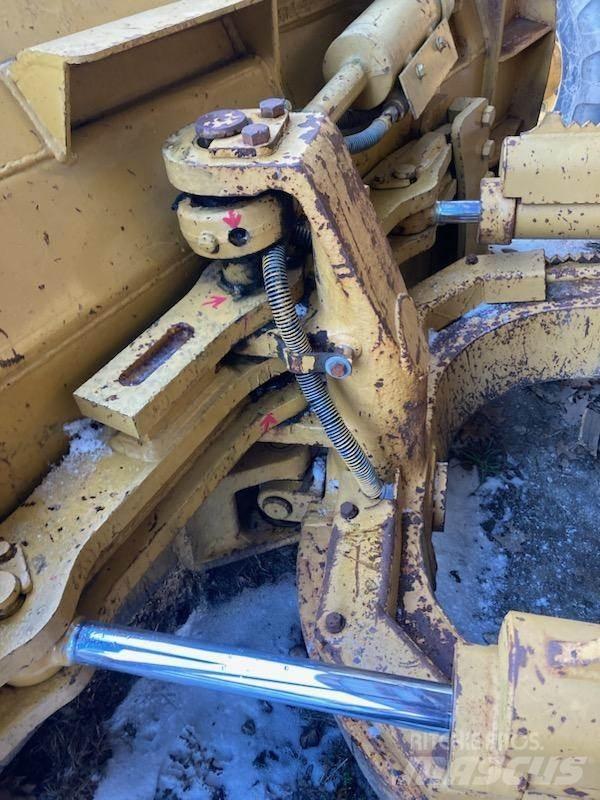 CAT 517 Skidery
