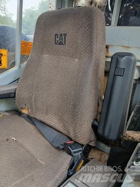 CAT 521 Harwestery gąsienicowe