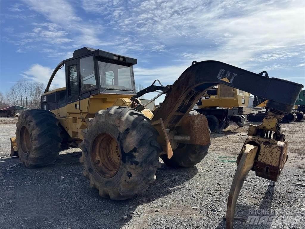 CAT 525B Skidery