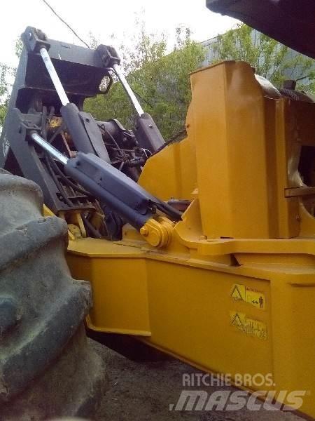 CAT 525C Skidery