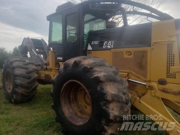 CAT 525C Skidery