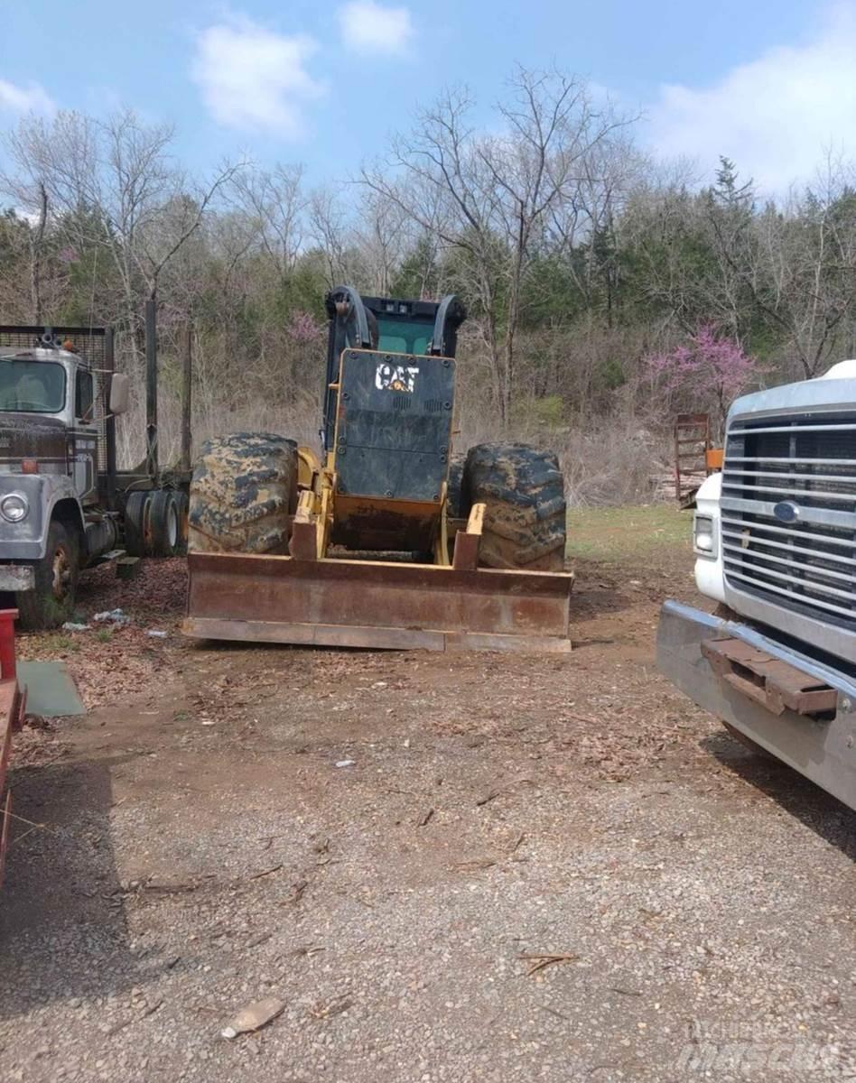 CAT 525D Skidery