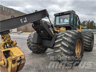 CAT 535C Skidery