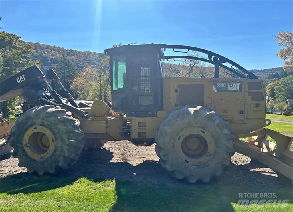 CAT 535D Skidery