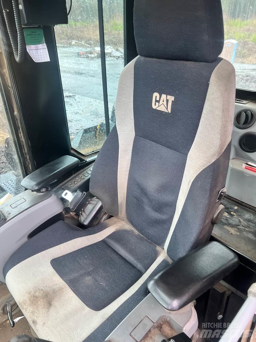 CAT 558LL Ładowarki typu "knuckleboom"