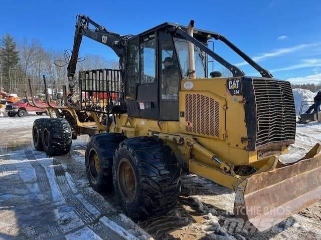 CAT 574 Forwardery
