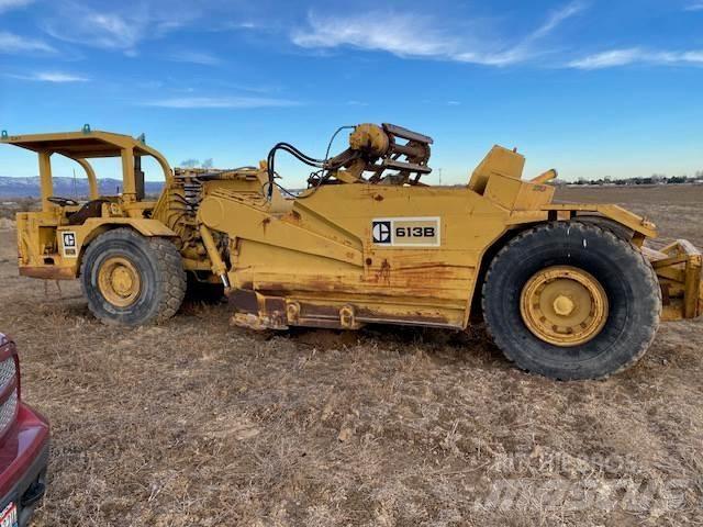 CAT 613B Skrobaki