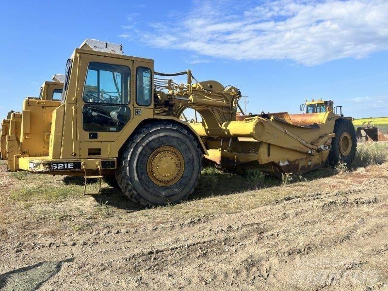 CAT 621E Skrobaki